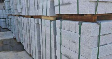 中山芝麻白路牙石，路侧石