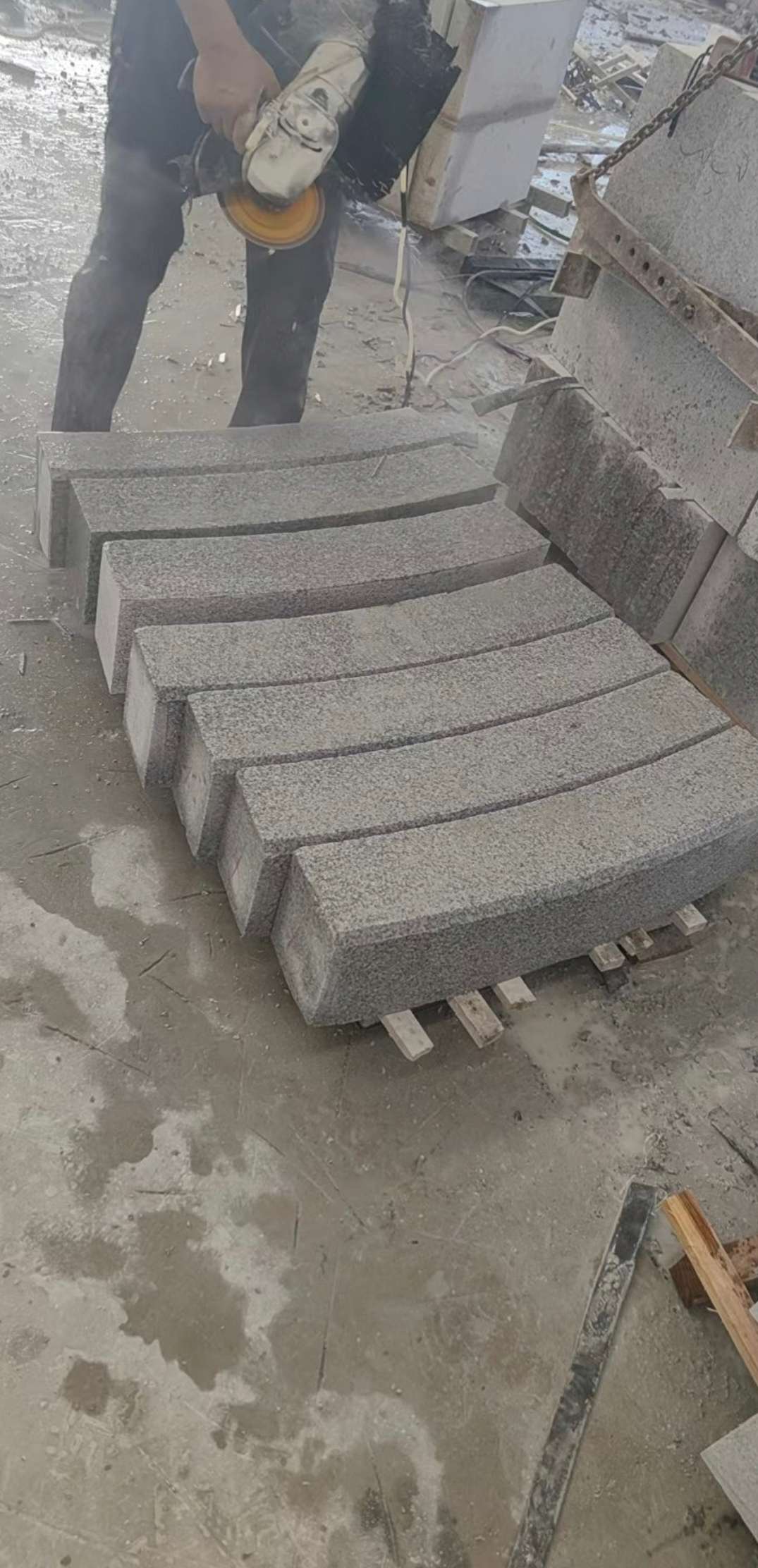 中山芝麻白弧形路牙石