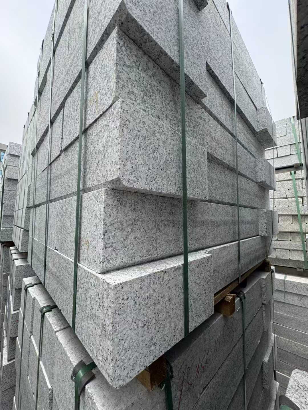 中山芝麻白路牙石 马路牙子