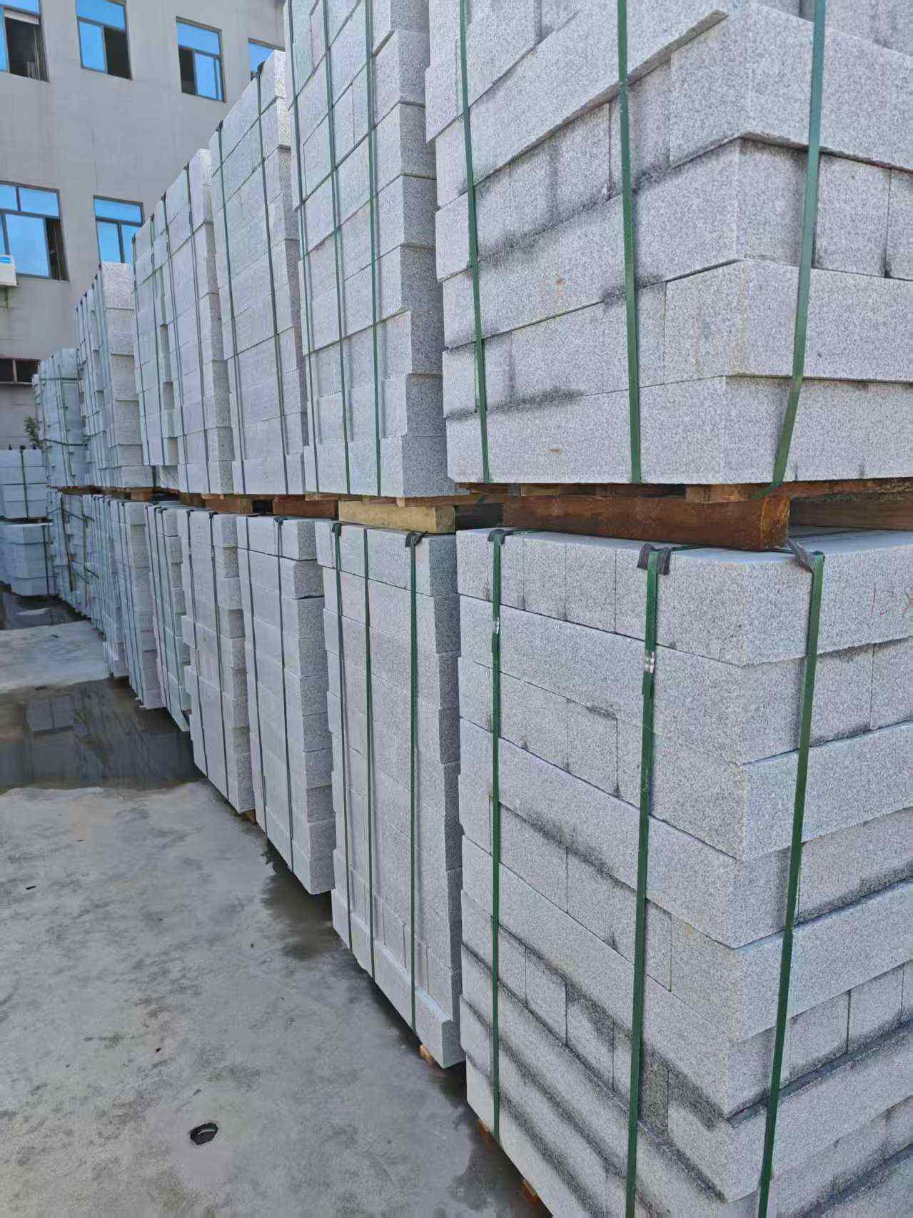 中山芝麻白路牙石，路侧石