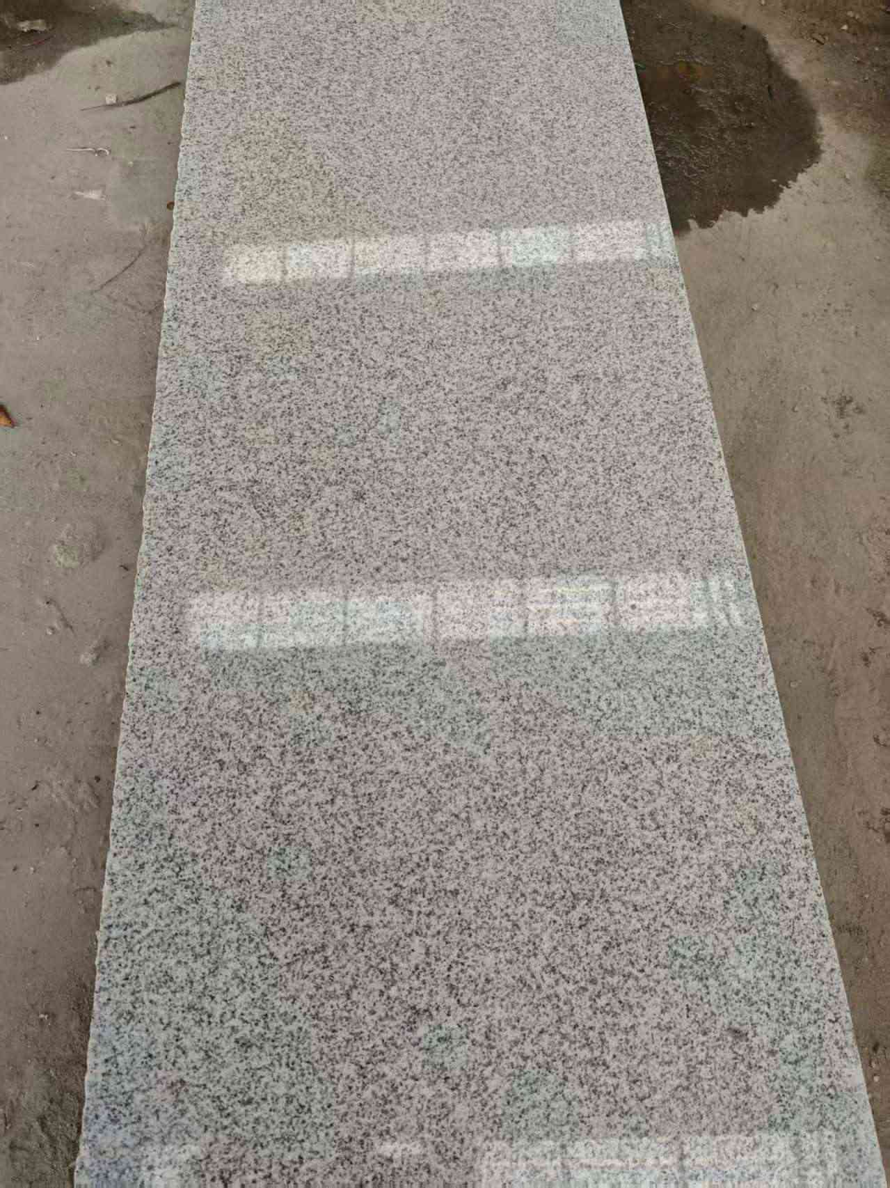 中山芝麻白光面毛板